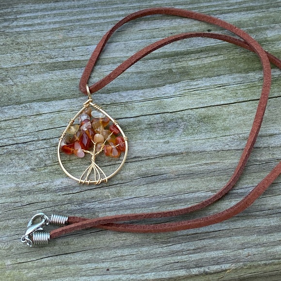 Natural Carnelian Tree of life necklace on leather cord gold tone - Picture 5 of 11
